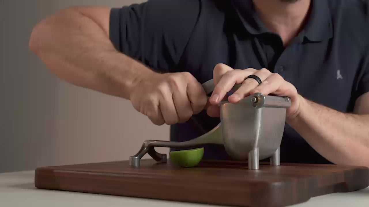Video of juicer in-use